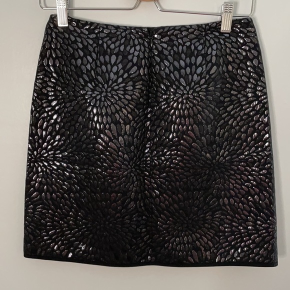 NEW LOFT Black Shimmer Flower Petal Skirt - Picture 3 of 6
